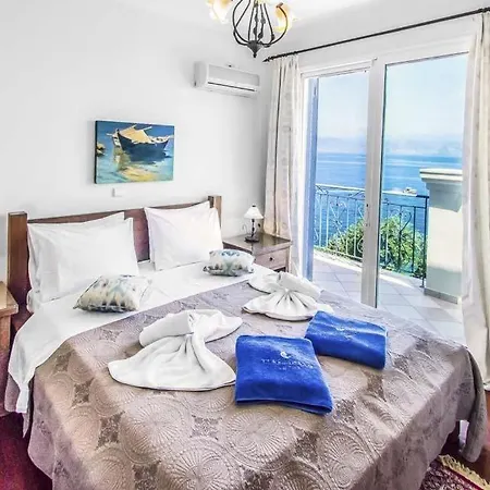 Villa Sleeps 11 Pool Air Con Wifi Kassiopi