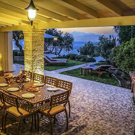 Sleeps 11 Pool Air Con Wifi * Kassiopi
