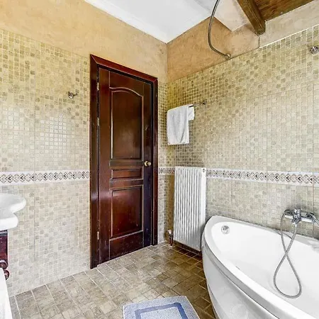 Villa Sleeps 11 Pool Air Con Wifi *