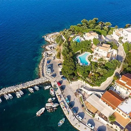 Sleeps 11 Pool Air Con Wifi * Kassiopi