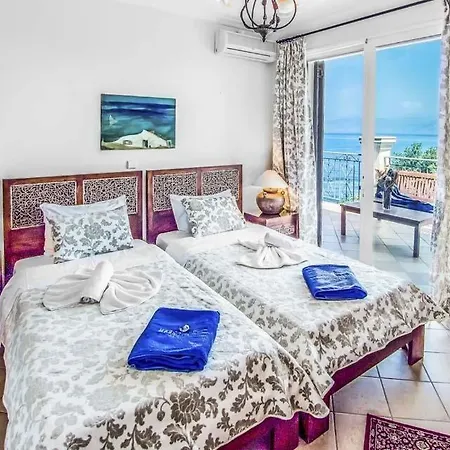 Sleeps 11 Pool Air Con Wifi Villa Kassiopi